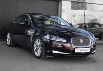Подержанный автомобиль Jaguar XF Sedan 2014 года (3 фото)