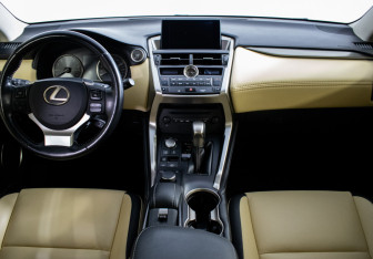 Подержанный автомобиль Lexus NX 2016 года (12 фото)