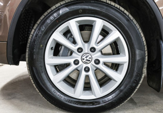 Подержанный автомобиль Volkswagen Touareg 2011 года (19 фото)