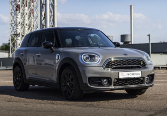 Подержанный автомобиль MINI Countryman 2020 года (4 фото)