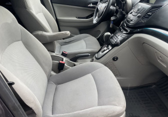 Подержанный автомобиль Chevrolet Orlando 2012 года (9 фото)