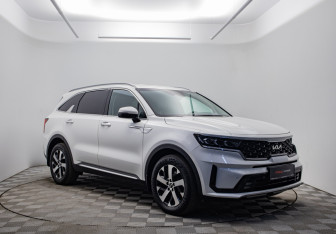 Подержанный автомобиль Kia Sorento 2022 года (3 фото)
