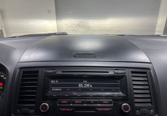 Подержанный автомобиль Volkswagen Multivan 2013 года (14 фото)