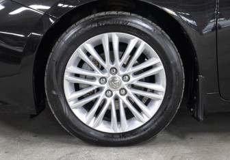 Подержанный автомобиль Lexus ES 2014 года (29 фото)