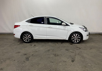 Подержанный автомобиль Hyundai Solaris Sedan 2016 года (8 фото)