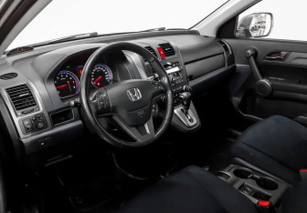 Подержанный автомобиль Honda CR-V 2011 года (7 фото)