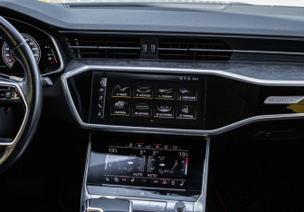 Подержанный автомобиль Audi A7 2018 года (13 фото)