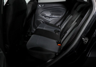 Подержанный автомобиль Ford EcoSport 2015 года (10 фото)