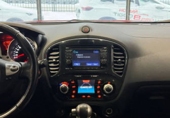 Подержанный автомобиль Nissan Juke 2011 года (15 фото)
