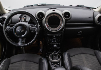 Подержанный автомобиль MINI Countryman 2011 года (13 фото)
