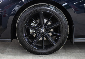 Подержанный автомобиль Changan UNI-V 2023 года (28 фото)