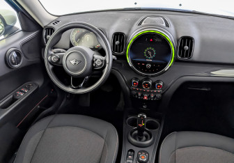 Подержанный автомобиль MINI Countryman 2021 года (30 фото)