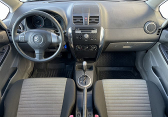 Подержанный автомобиль Suzuki SX4 Hatchback 2012 года (10 фото)