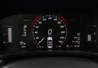 Подержанный автомобиль Volvo XC60 2018 года (10 фото)