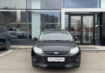Подержанный автомобиль Ford Focus Sedan 2011 года (2 фото)