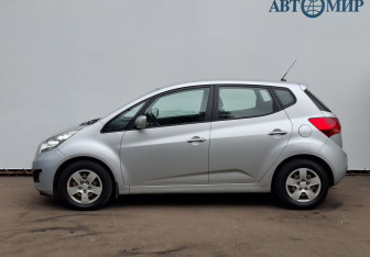 Подержанный автомобиль Kia Venga 2011 года (8 фото)