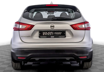 Подержанный автомобиль Nissan Qashqai 2018 года (6 фото)