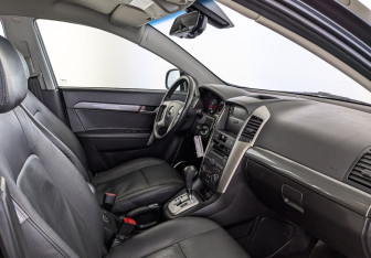 Подержанный автомобиль Chevrolet Captiva 2011 года (13 фото)