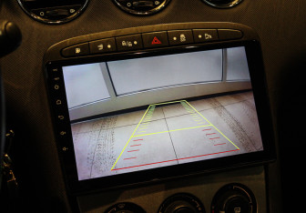 Подержанный автомобиль Peugeot 408 2014 года (14 фото)