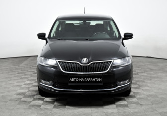 Подержанный автомобиль Skoda Rapid Liftback 2018 года (2 фото)