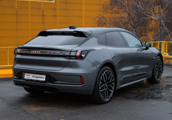 Подержанный автомобиль Zeekr 001 2023 года (3 фото)