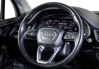 Подержанный автомобиль Audi Q7 2018 года (15 фото)