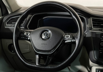 Подержанный автомобиль Volkswagen Tiguan 2020 года (14 фото)