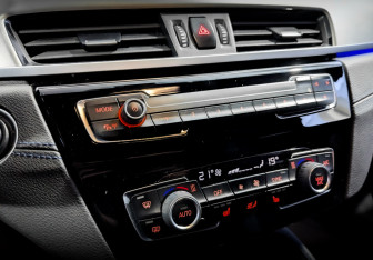 Подержанный автомобиль BMW X2 2020 года (25 фото)