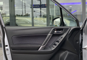 Подержанный автомобиль Subaru Forester Suv 2018 года (15 фото)