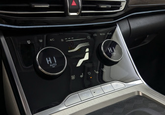 Подержанный автомобиль Exeed VX 2023 года (18 фото)