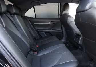 Подержанный автомобиль Toyota Camry Sedan 2021 года (15 фото)