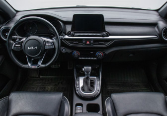 Подержанный автомобиль Kia Cerato Sedan 2021 года (13 фото)