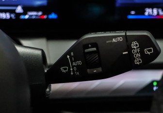 Подержанный автомобиль BMW X3 2025 года (11 фото)