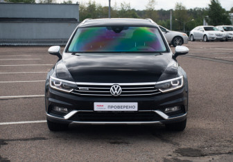 Подержанный автомобиль Volkswagen Passat Wagon 2017 года (2 фото)