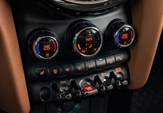 Подержанный автомобиль MINI Hatch 2022 года (21 фото)