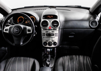 Подержанный автомобиль Opel Corsa 2008 года (6 фото)