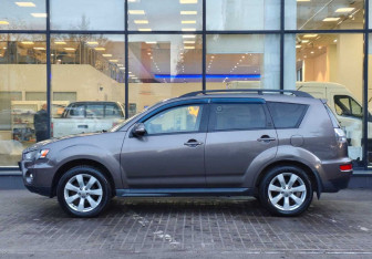 Подержанный автомобиль Mitsubishi Outlander 2011 года (5 фото)
