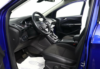 Подержанный автомобиль Ford Kuga 2017 года (7 фото)
