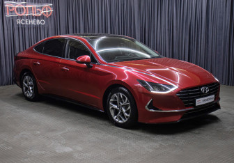 Подержанный автомобиль Hyundai Sonata 2019 года (3 фото)