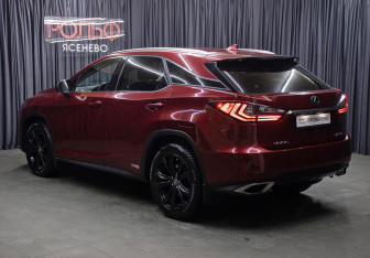 Подержанный автомобиль Lexus RX 2019 года (7 фото)