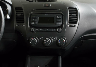 Подержанный автомобиль Kia Cerato Sedan 2017 года (13 фото)