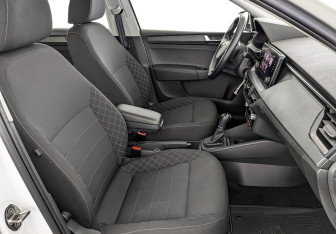 Подержанный автомобиль Skoda Rapid Liftback 2021 года (24 фото)