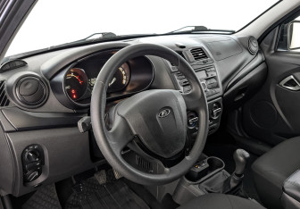 Подержанный автомобиль LADA (ВАЗ) Granta Liftback 2023 года (15 фото)