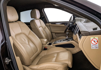 Подержанный автомобиль Porsche Macan 2015 года (24 фото)