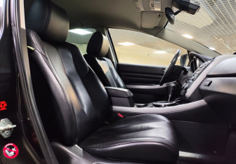 Подержанный автомобиль Mazda CX-7 2010 года (12 фото)