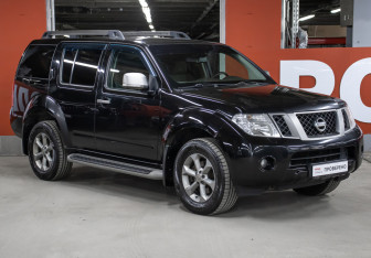 Подержанный автомобиль Nissan Pathfinder 2012 года (3 фото)