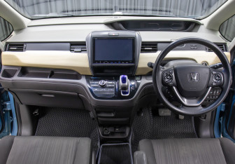 Подержанный автомобиль Honda Freed 2016 года (16 фото)
