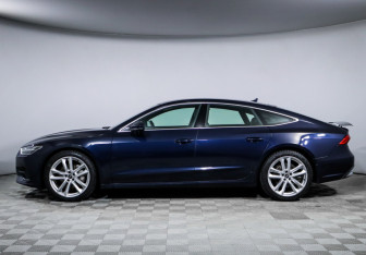 Подержанный автомобиль Audi A7 2021 года (8 фото)