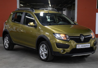 Подержанный автомобиль Renault Sandero 2016 года (3 фото)