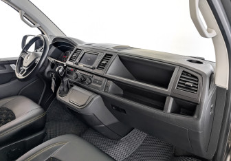 Подержанный автомобиль Volkswagen Multivan 2019 года (11 фото)